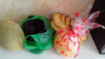 女孩送我哈密瓜吃,女孩送我哈密瓜的温馨瞬间